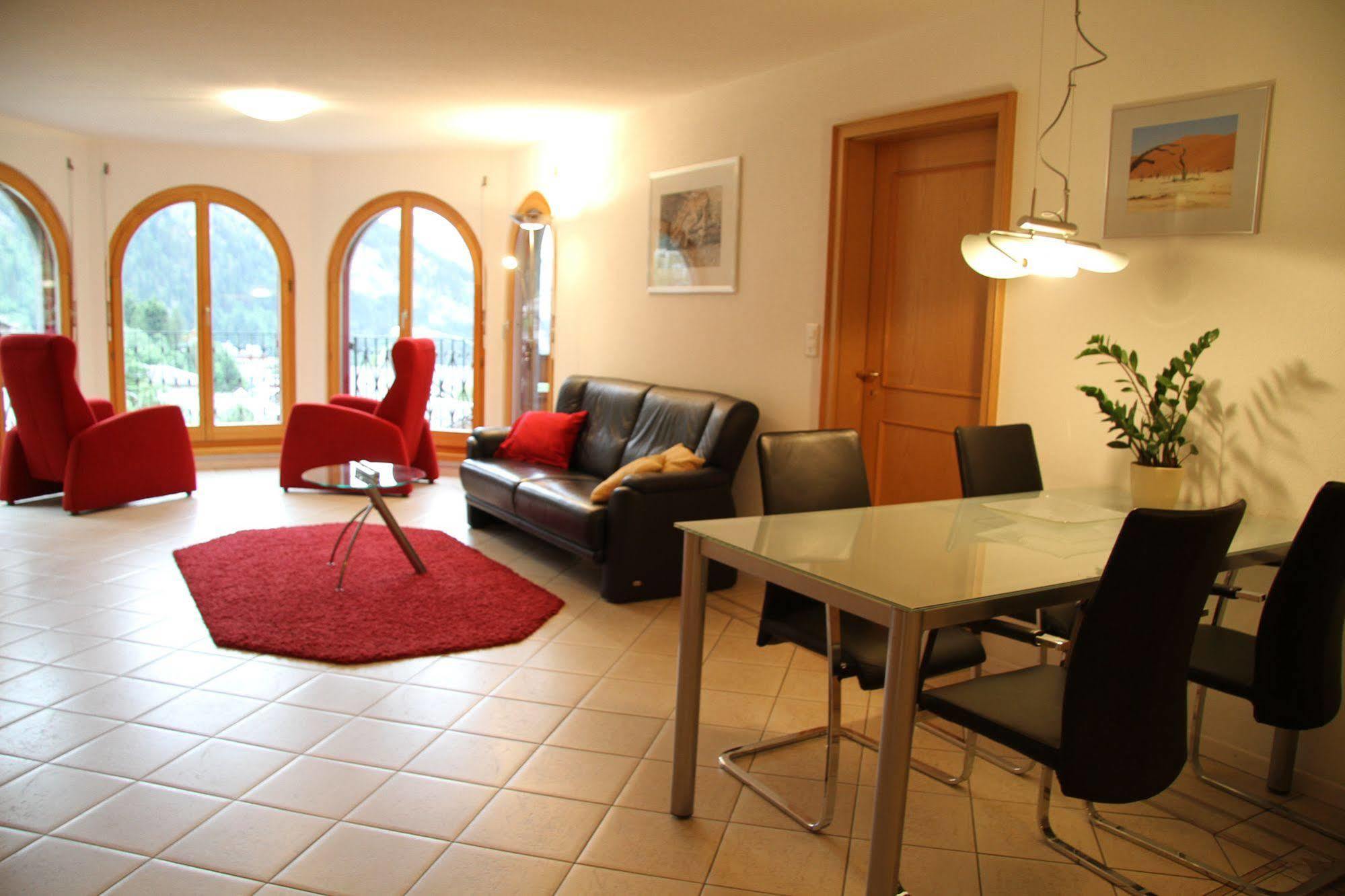 Chateau Leukerbad Esterno foto